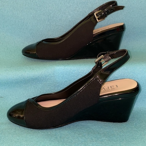 TARYN BY TARYN ROSE Karine black buckle sling back wedge NEW in box size 5 1/2 M - Picture 2 of 8